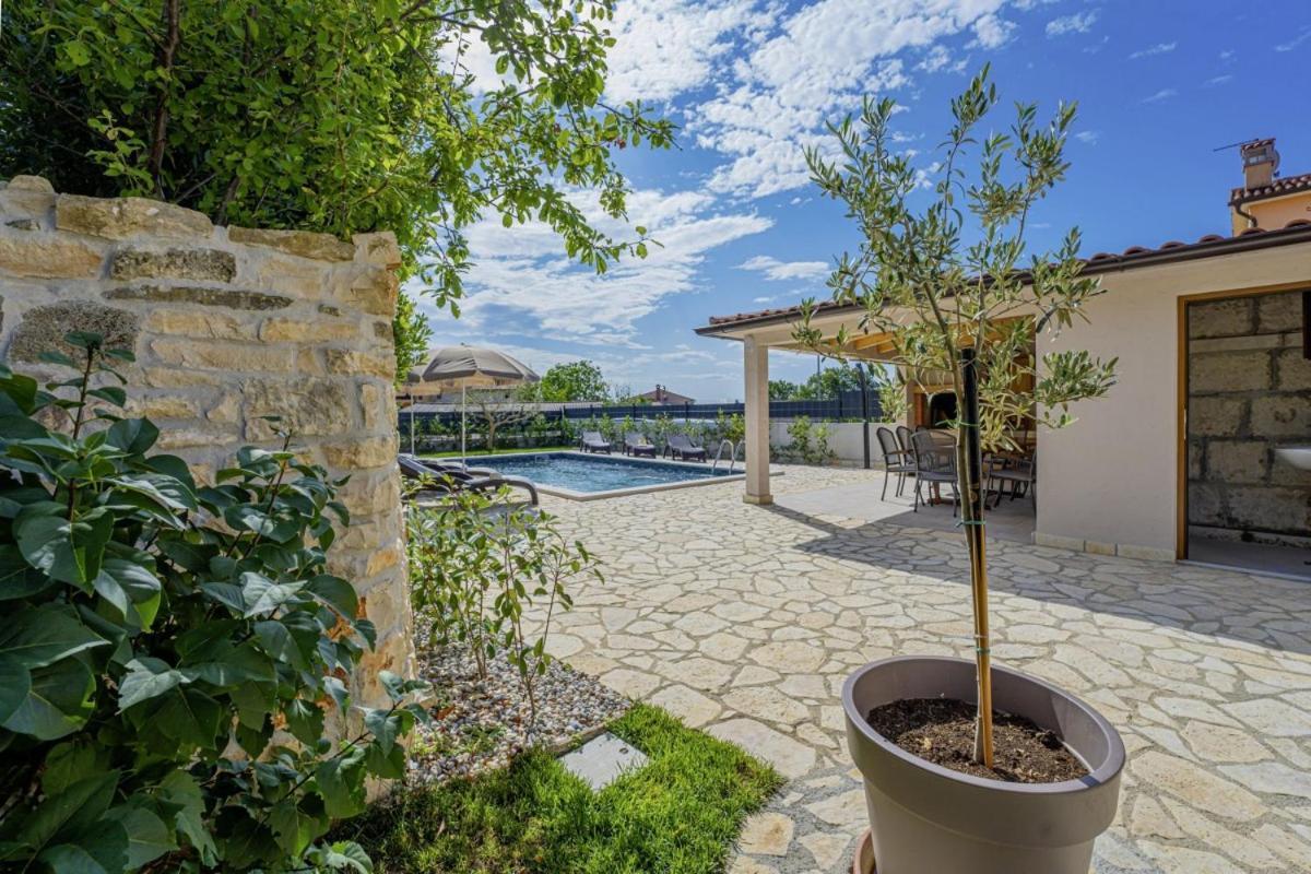 Villa Olea In Barat - Haus Fuer 6-8 Personen Kanfanar Exterior photo